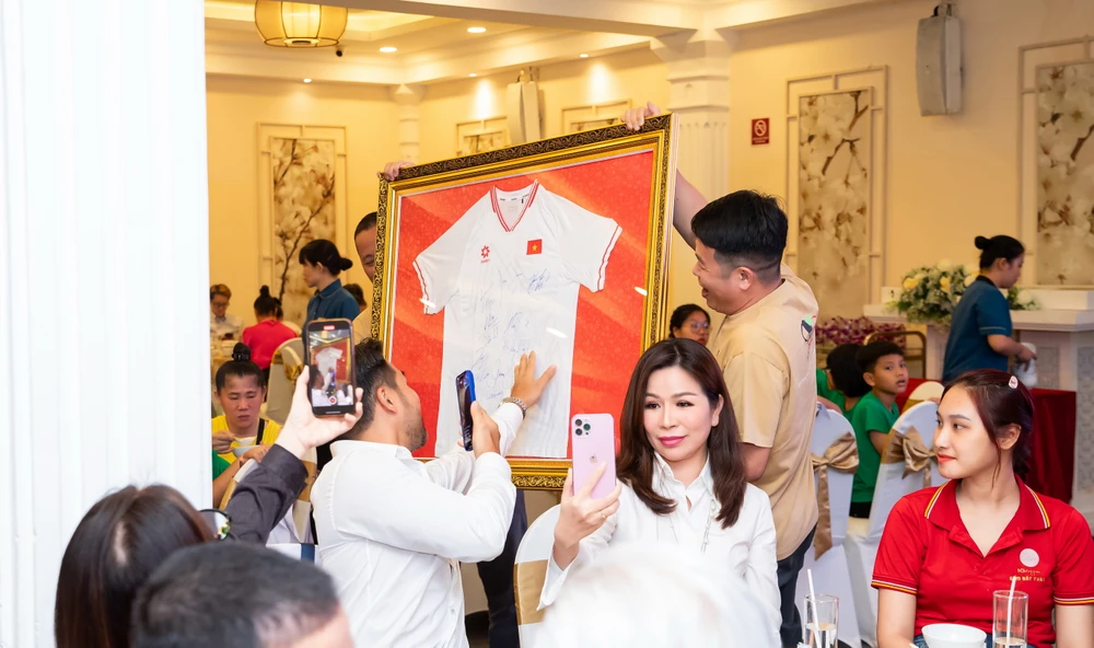 tien-dao-nguyen-xuan-son-tai-tu-hieu-nguyen-va-hanh-trinh-nhan-ai-cua-hat-giong-nho (6).jpg