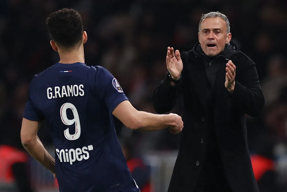 hlv-arne-slot-canh-bao-liverpool-ve-cam-bay-o-psg (2).jpg