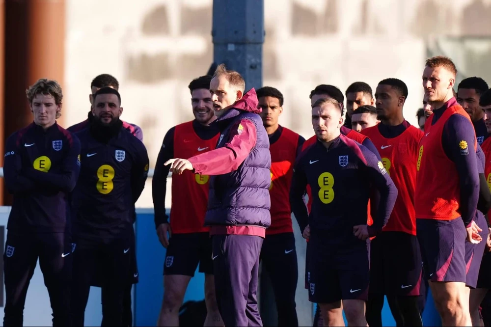 HLV Tuchel không ngần ngại nói rõ những trở ngại trong lòng đội tuyển Anh. Ảnh: GETTY. hlv-tuchel-noi-ro-su-that-phu-phang-o-doi-tuyen-anh (1).jpg