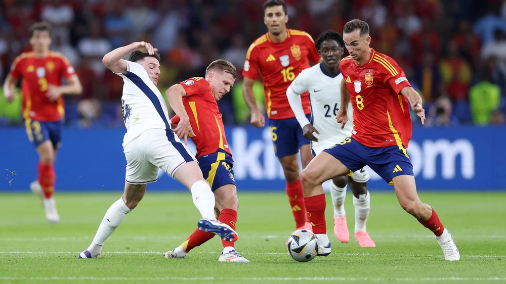 Tây Ban Nha đã gieo sầu cho bóng đá Anh nhờ sự vượt trội của nhiều cá nhân. Ảnh: GETTY. hlv-tuchel-noi-ro-su-that-phu-phang-o-doi-tuyen-anh (3).png