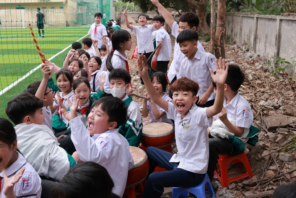 san-bong-thien-nguyen-dau-tien-cho-hoc-sinh-cua-football-for-future-tai-viet-nam (8).JPG