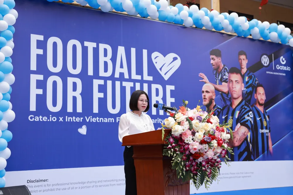 san-bong-thien-nguyen-dau-tien-cho-hoc-sinh-cua-football-for-future-tai-viet-nam (9).JPG