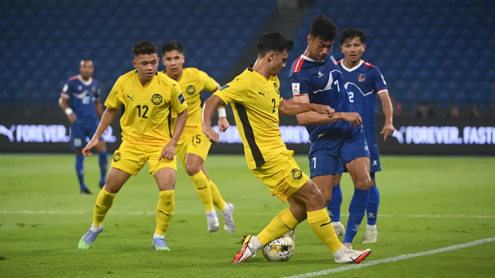 Đội tuyển Malaysia chỉ thắng nhẹ Nepal 2-0 ở trận ra quân vòng loại Asian Cup 2027. Ảnh: CCT. malaysia-bat-on-truoc-tran-quyet-dinh-voi-doi-tuyen-viet-nam (2).jpg