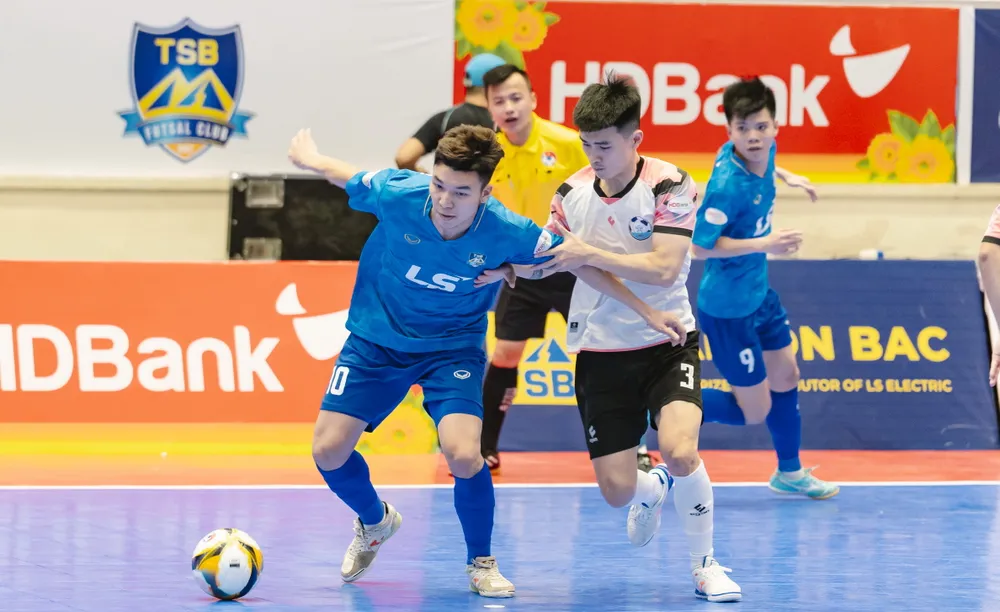 doc-dao-xam-va-rap-trong-cuoc-choi-lon-cua-giai-futsal-hdbank-vdqg (1).jpg