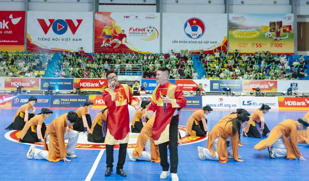 doc-dao-xam-va-rap-trong-cuoc-choi-lon-cua-giai-futsal-hdbank-vdqg (3).jpg