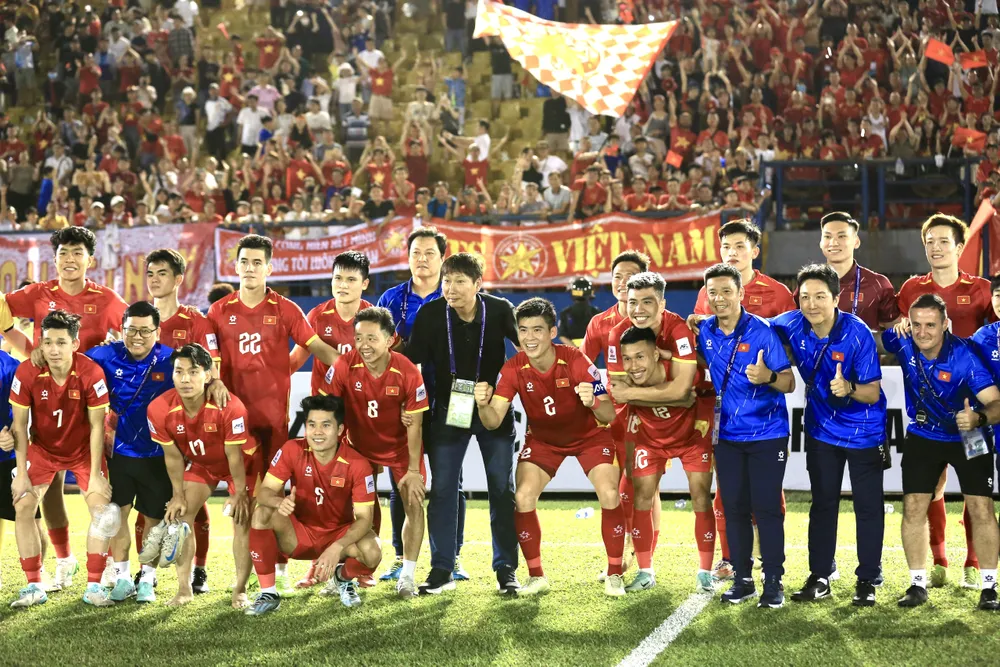 HLV Kim Sang-sik vẫn giữ chủ yếu bộ khung đội tuyển Việt Nam từng thắng Lào 5-0 ở vòng loại Asian Cup 2027. Ảnh: ANH PHƯƠNG. tuyển Việt Nam