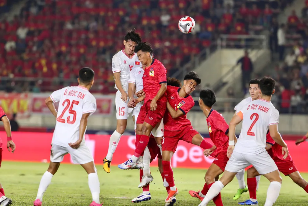 Không có nhiều gương mặt mới trên tuyển cho trận quyết đấu Malaysia ngày 10-6. Ảnh: ANH PHƯƠNG. cong-phuong-tro-lai-va-toan-tinh-cua-thay-kim-cho-tuyen-viet-nam (4).jpg