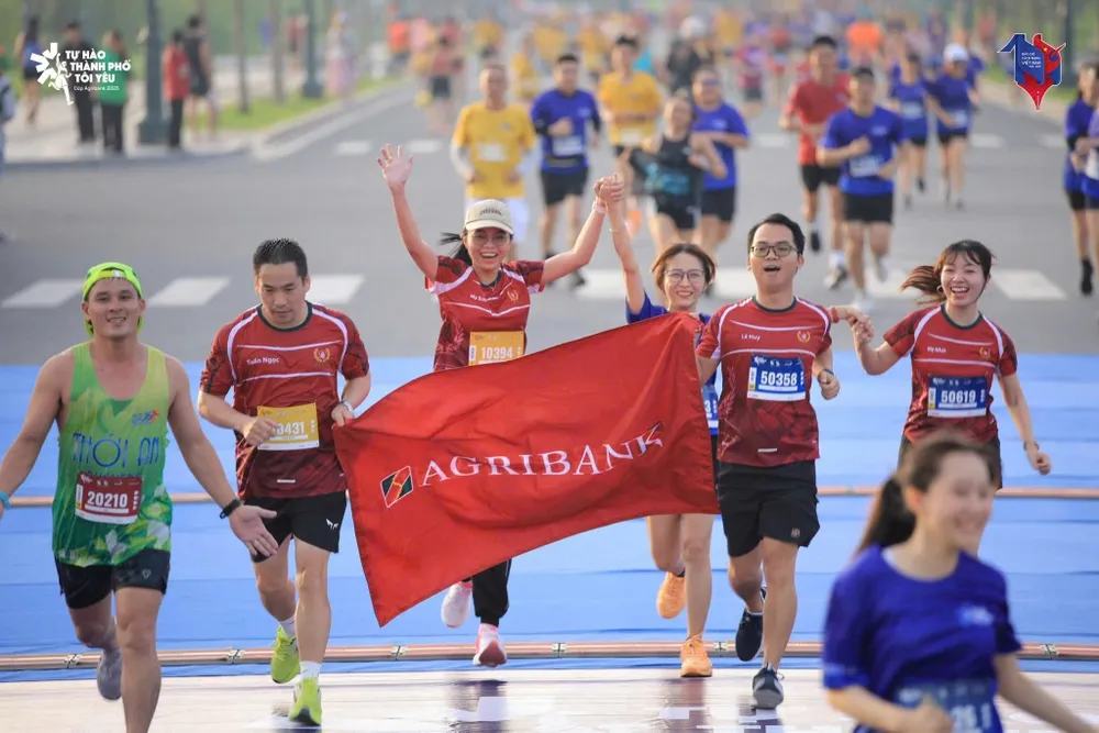 gan-6-000-vdv-dong-hanh-voi-su-kien-100-nam-ngay-bao-chi-cach-mang-viet-nam (13).jpg