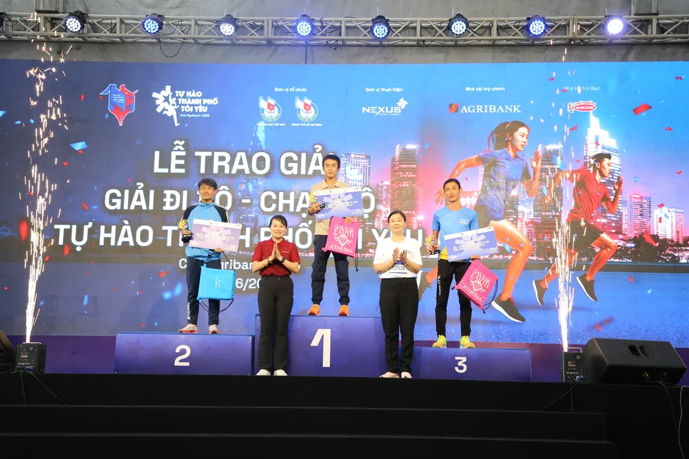 gan-6-000-vdv-dong-hanh-voi-su-kien-100-nam-ngay-bao-chi-cach-mang-viet-nam (6).JPG