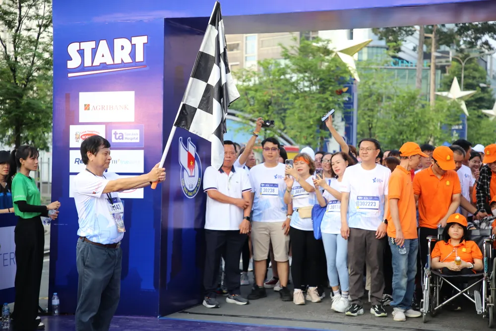 gan-6-000-vdv-dong-hanh-voi-su-kien-100-nam-ngay-bao-chi-cach-mang-viet-nam (8).JPG