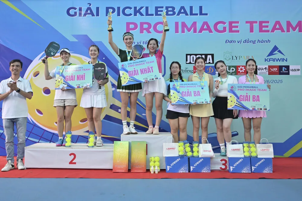giai-pickleball-pro-image-2025-san-choi-gan-ket-doi-ngu-nguoi-lam-bao (13).JPG
