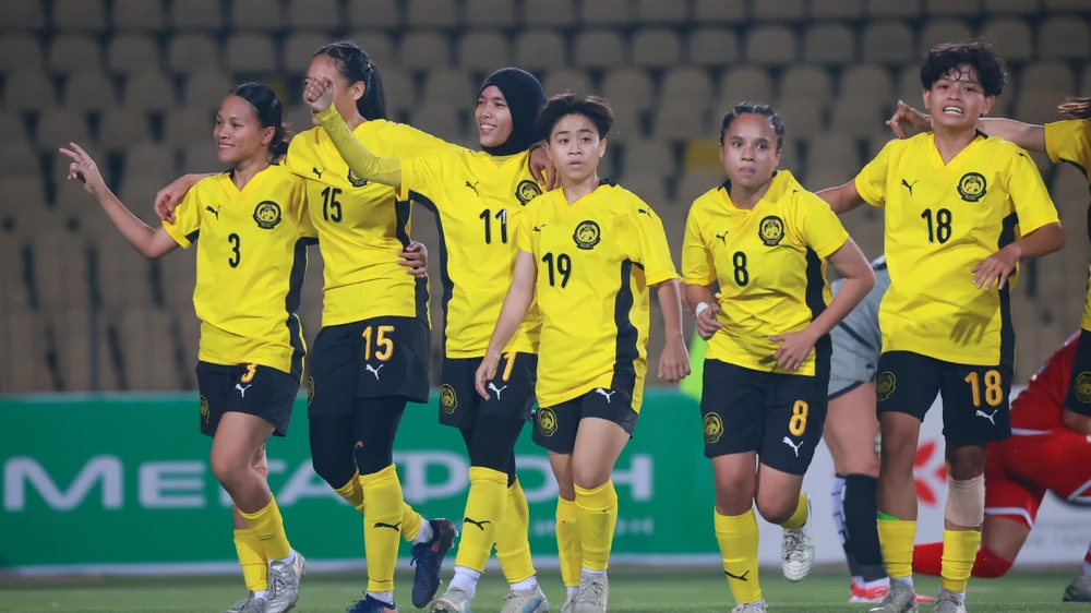 bong-da-viet-nam-va-malaysia-bo-sung-ngoai-binh-nhap-tich-cho-giai-chau-a (4).jpg