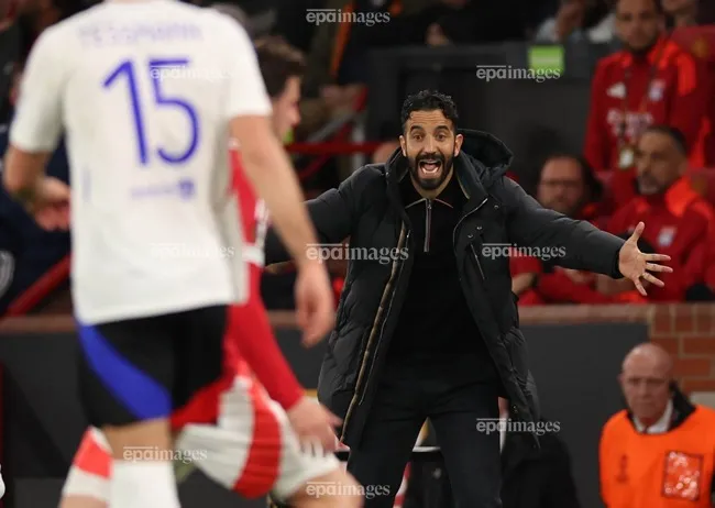 bat-ngo-hlv-ruben-amorim-muon-bo-ghe-nong-mu (2).jpg