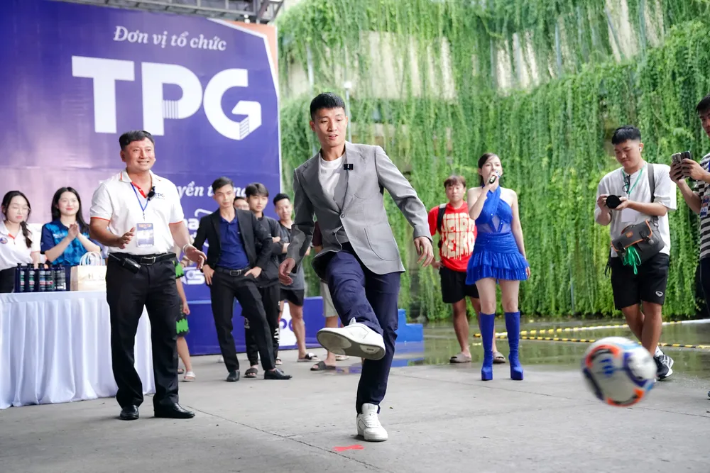 bóng đá đường phố