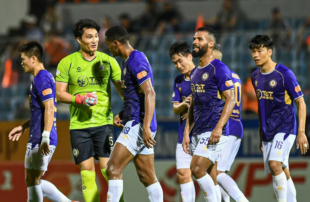 nha-cuu-vo-dich-ha-noi-lan-thu-2-thay-tuong-sau-6-vong-dau (2).jpg