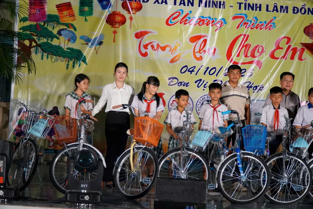 clb-bang-huu-chuyen-cho-anh-trang-yeu-thuong-o-mua-trung-thu-cho-em-2025 (7).jpg