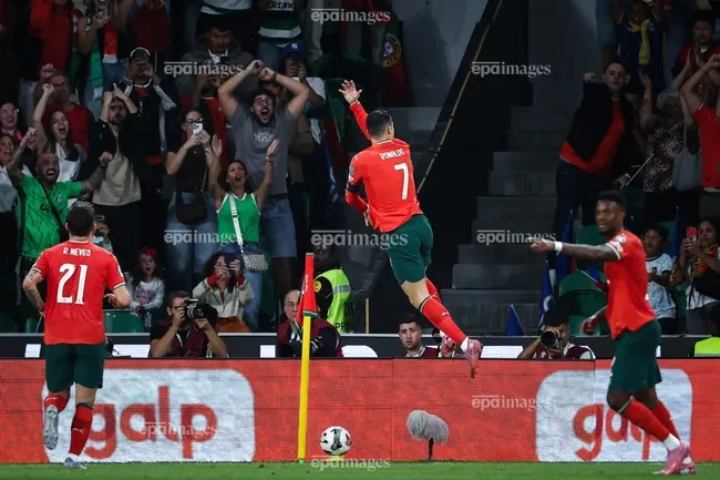 ronaldo-lap-ky-luc-voi-ban-thang-thu-952 (1).jpg