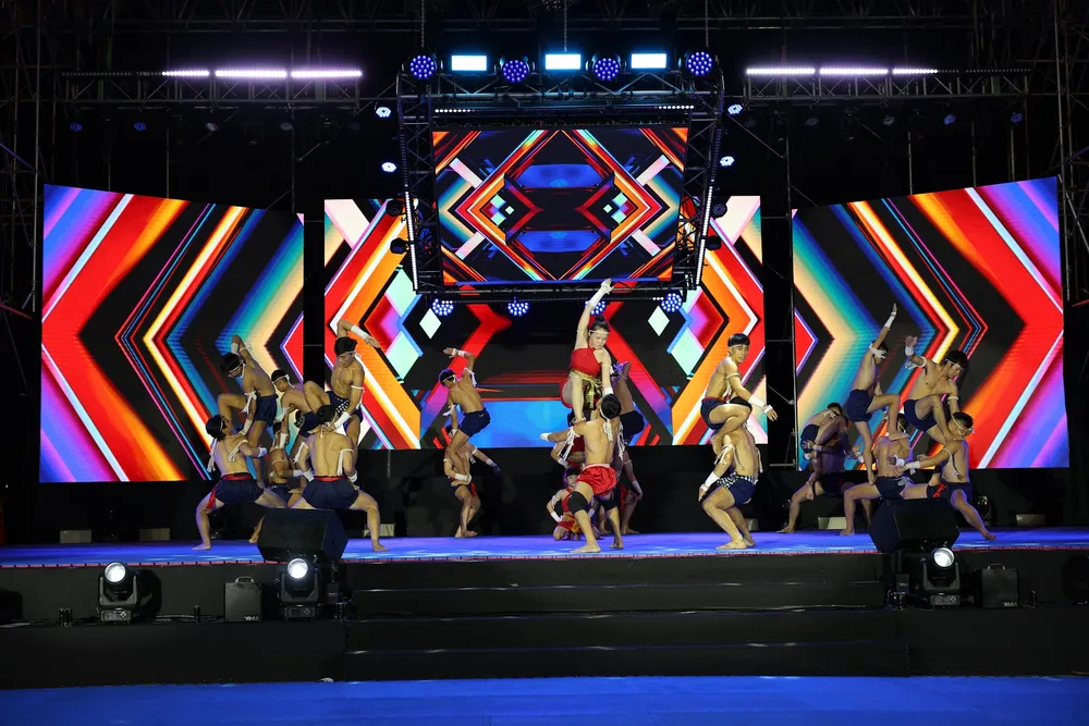 ruc-ro-sac-mau-lien-hoan-vo-thuat-quoc-te-tp-hcm (7).JPG