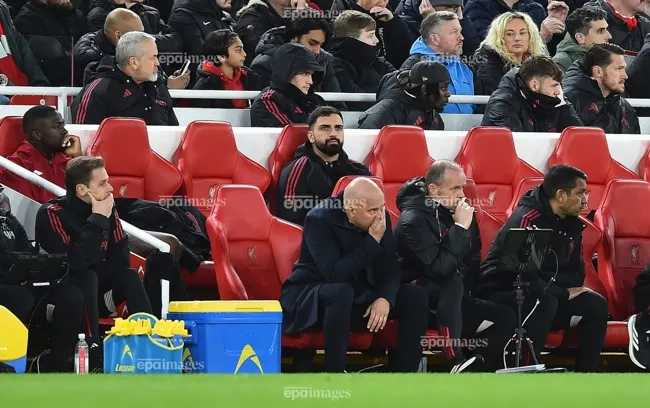 hlv-slot-phan-ung-sau-khi-liverpool-bi-vui-dap-the-tham (2).jpg