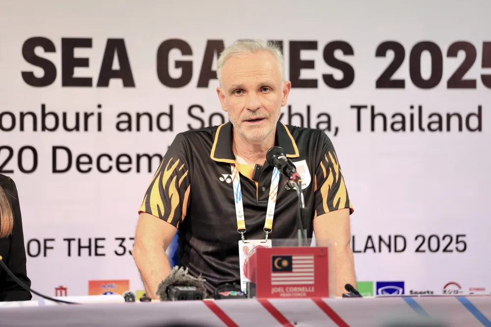 hlv-cua-malaysia-thu-nhan-thua-kem-viet-nam-toan-dien (2).jpg