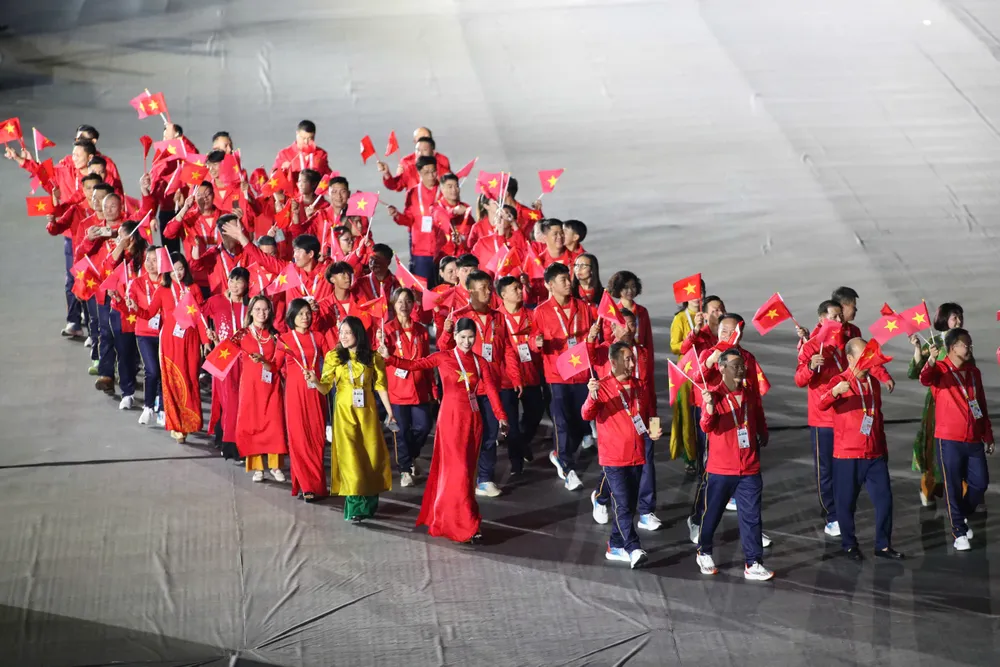 thai-lan-lai-pham-sai-lam-dang-tiec-ngay-trong-le-khai-mac-sea-games-33 (5).jpg