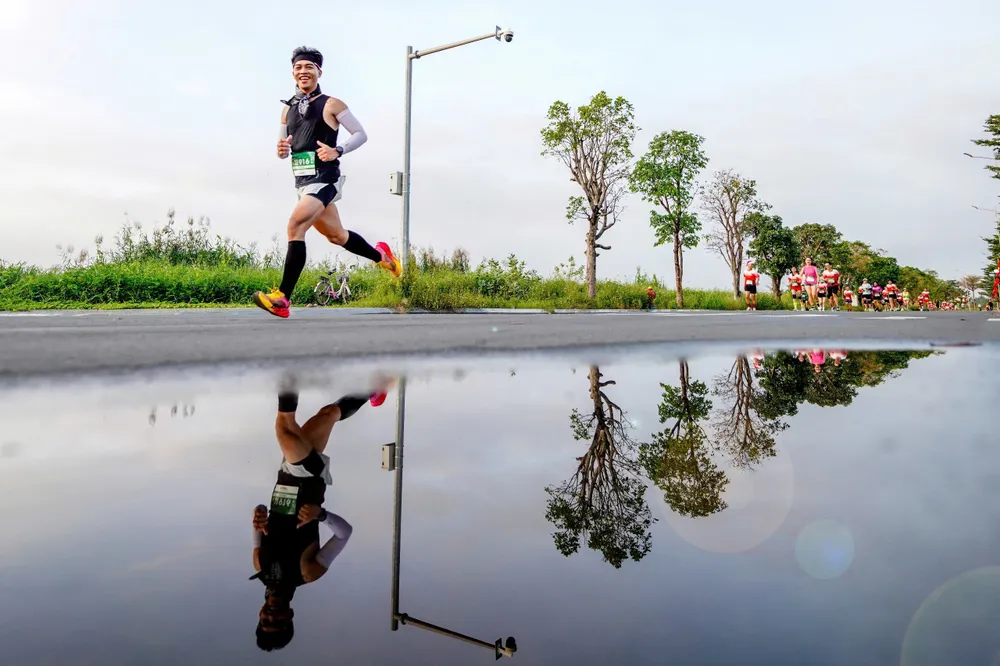 giai-tien-phong-half-marathon-net-dep-tren-duong-dua-xanh (4).jpg