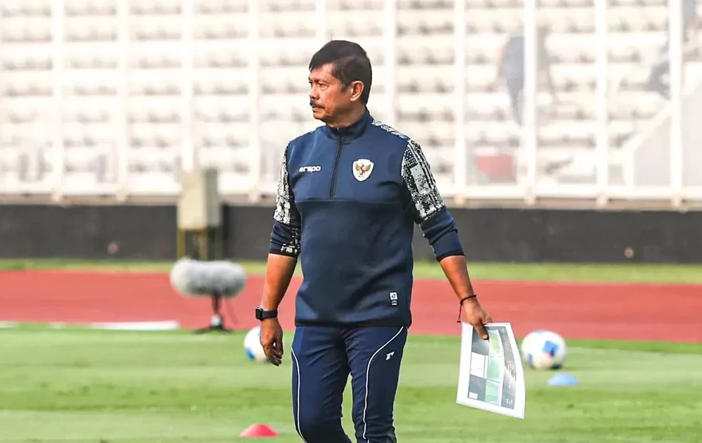 u-22-indonesia-sa-thai-hlv-sau-khi-thanh-cuu-vo-dich-sea-games (1).jpg