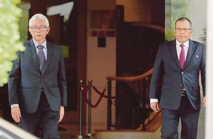 iic-vach-tran-sai-pham-khong-the-choi-cai-cua-bong-da-malaysia (3).jpg