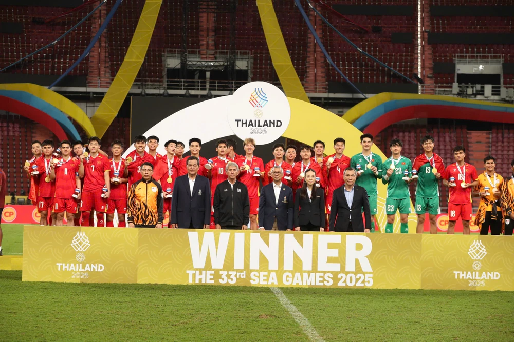 ly-do-ong-kim-sang-sik-va-ban-huan-luyen-doi-nu-khong-duoc-trao-huy-chuong (3).jpg