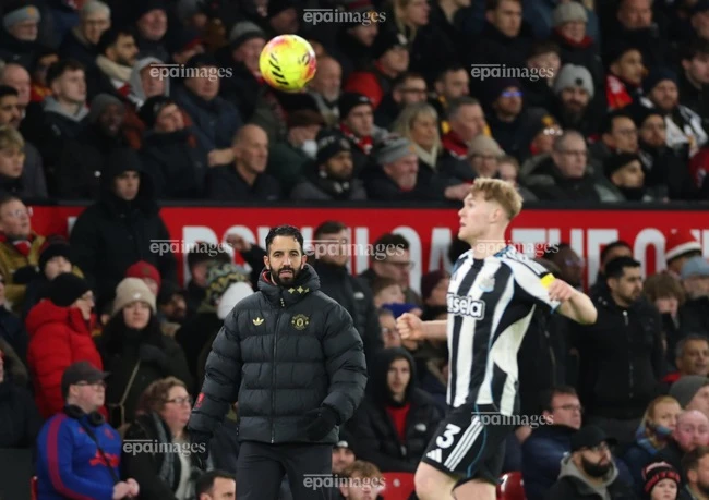 man-united-thay-doi-hay-la-chet (2).jpg