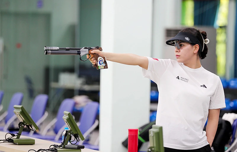 hlv-kim-sang-sik-u-22-viet-nam-va-nu-xa-thu-thu-vinh-dang-quang (3).jpg