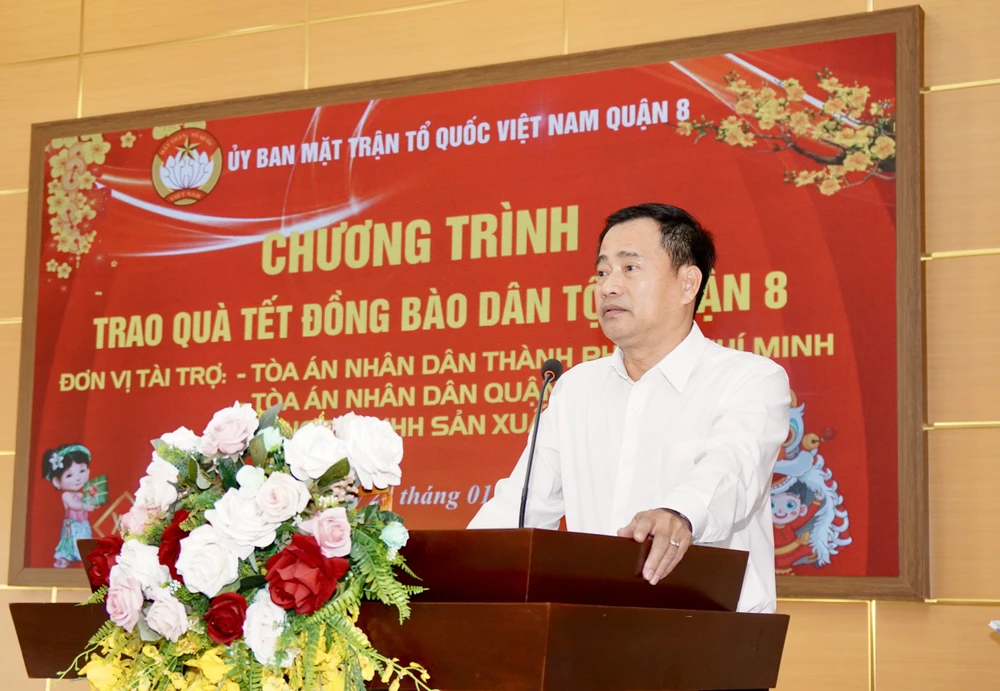 Ông Lê Thanh Phong phát biểu tại buổi trao quà. Ảnh: TRẦN LINH Chánh- án -TAND -TP.HCM (1).jpg