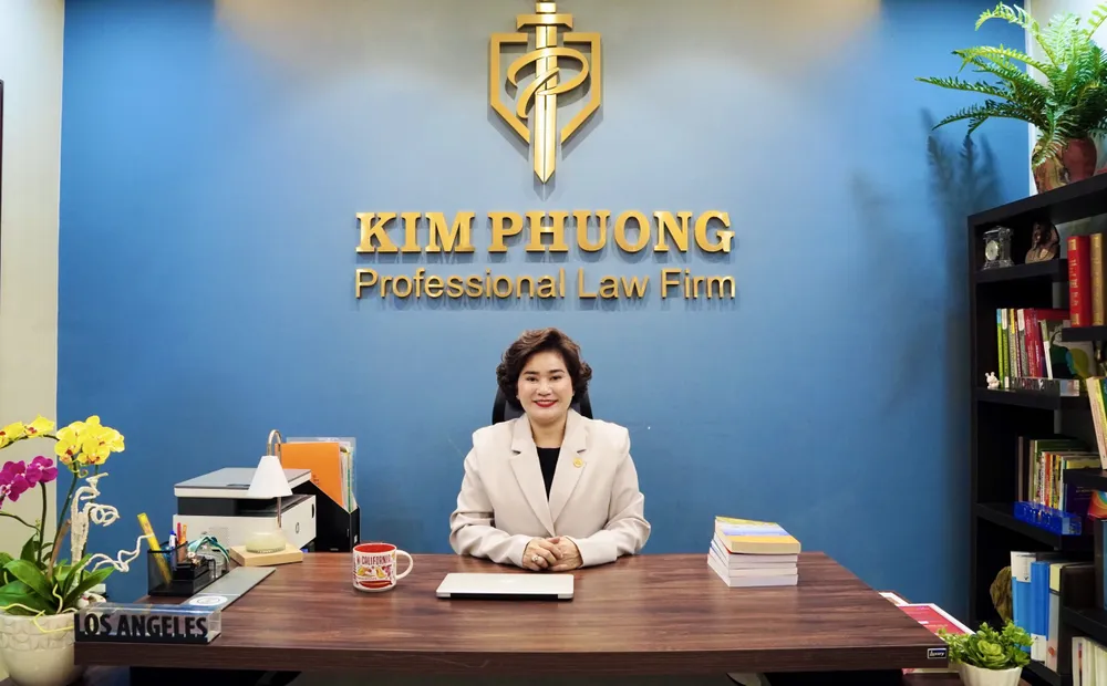 Luật sư Nguyễn Thị Kim Phượng, Đoàn Luật sư TP.HCM. Ảnh: TRẦN LINH chứng-chỉ-hành-nghề-luật-sư (2).jpg
