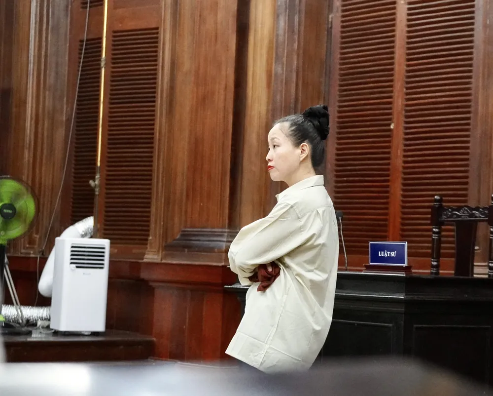 HĐXX nhiều lần nhắc nhở thái độ của bị cáo