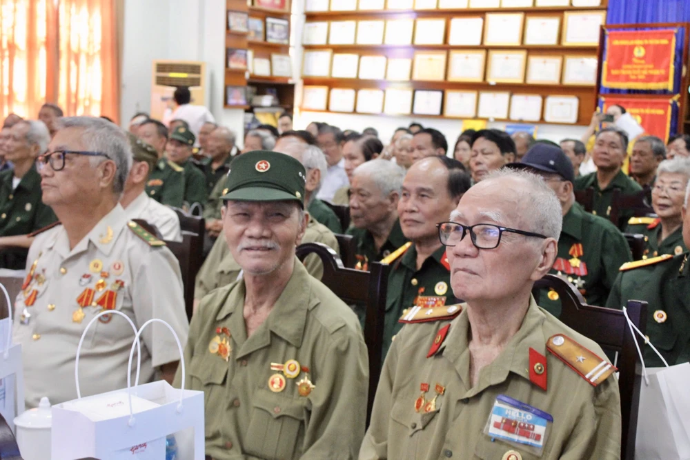 Đây là hoạt động nhằm thể hiện sự tri ân và lòng biết ơn sâu sắc đối với các cựu chiến binh đã trực tiếp tham gia Chiến dịch Hồ Chí Minh lịch sử, góp phần giải phóng hoàn toàn miền Nam, nối liền một dải non sông. Ảnh: TA TAND-Quận 7-Cựu-chiến-binh-chiến-dịch-hồ-chí-minh-1.jpg