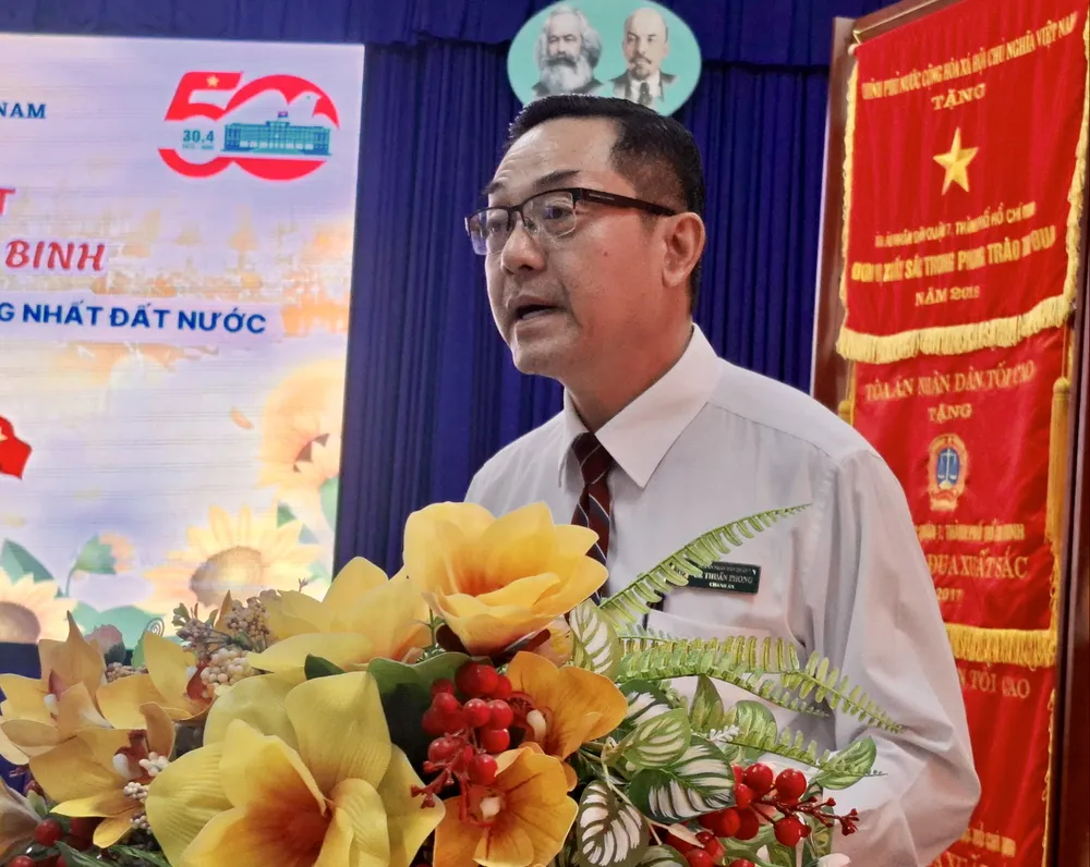 Ông Lê Thuần Phong, Chánh án TAND quận 7. Ảnh: TA TAND-Quận 7-Cựu-chiến-binh-chiến-dịch-hồ-chí-minh-3.jpg