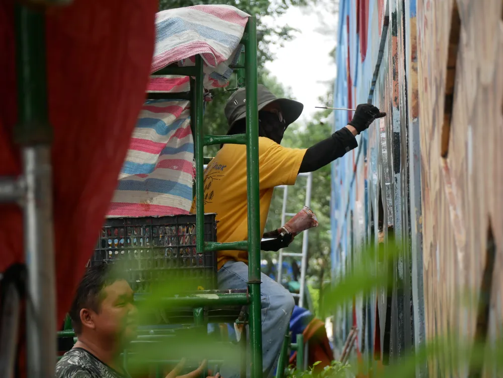 Khối diễu binh, tranh bích hoạ