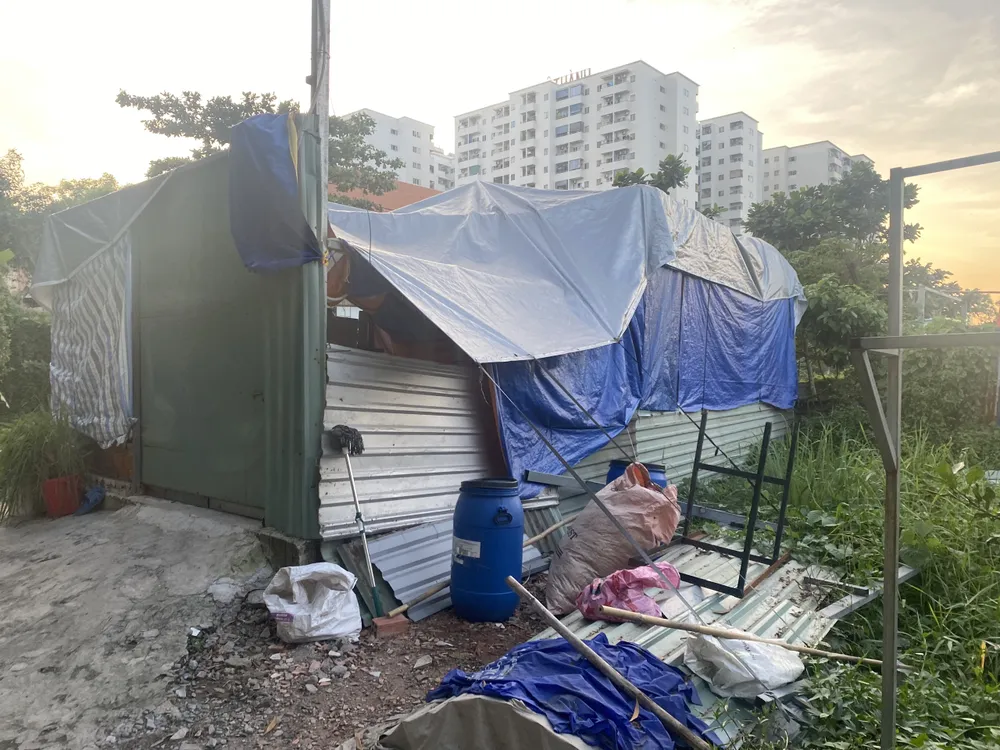 dựng lều sống tạm