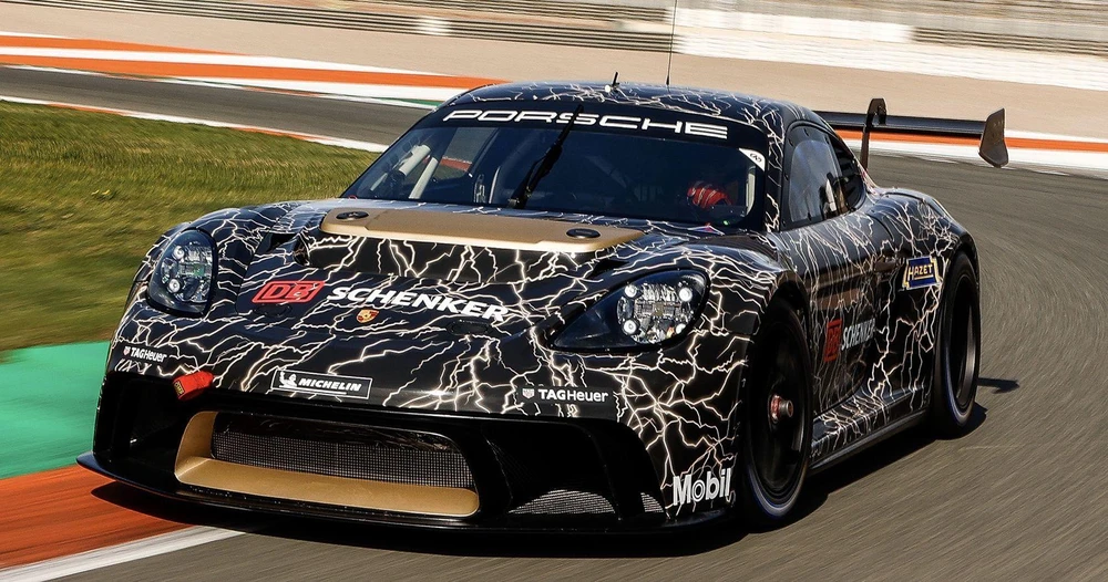 Porsche 718 Cayman GT4 E-Performance chạy bằng điện lại khiến khách hàng thích thú. Ảnh: Hotcars.