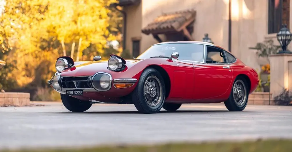 Toyota 2000GT đã gây ấn tượng với mọi người bởi vẻ đẹp tuyệt trần. Ảnh: Hotcars Toyota 2000GT đã gây ấn tượng với mọi người bởi vẻ đẹp tuyệt trần. Ảnh: Hotcars
