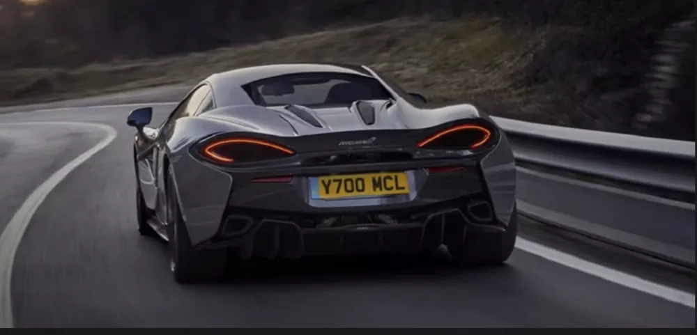 Hệ thống xả chuyên dụng này được thiết kế để có âm thanh hoàn hảo. Ảnh: Hotcars.