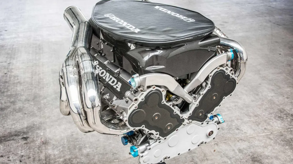 Honda V10 F1 Engine được bán với giá hơn 24.000 USD. Ảnh: Moto1.