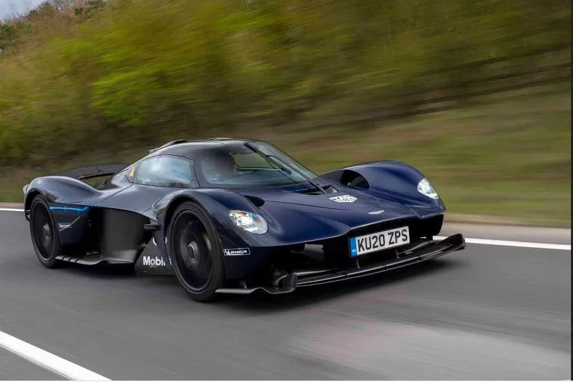 Aston Martin Valkyrie - 2,646 lbs (tương đương 1.190 kg). Ảnh: Hotcars. Aston Martin Valkyrie - 2,646 lbs (tương đương 1.190 kg). Ảnh: Hotcars.