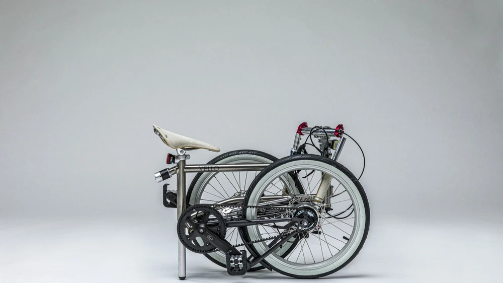 Xe đạp điện tử nhẹ nhất thế giới với phạm vi không giới hạn. Ảnh: Autoevolution