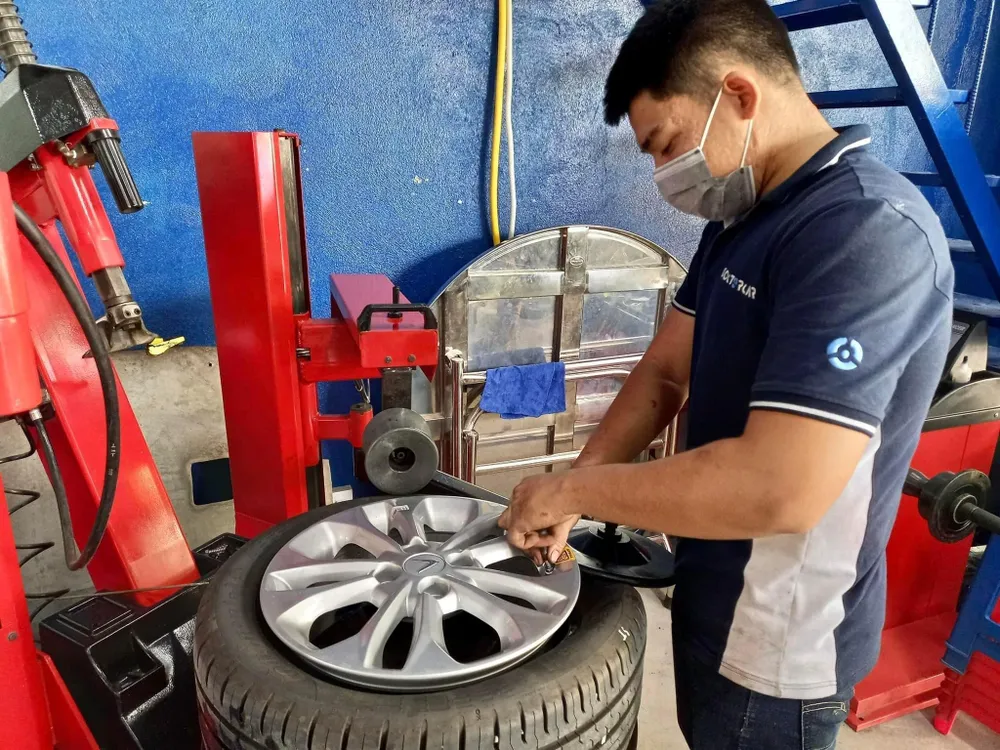 Lốp xe chạy ở áp suất thích hợp. Ảnh: Phương Lê Lốp xe chạy ở áp suất thích hợp. Ảnh: Phương Lê