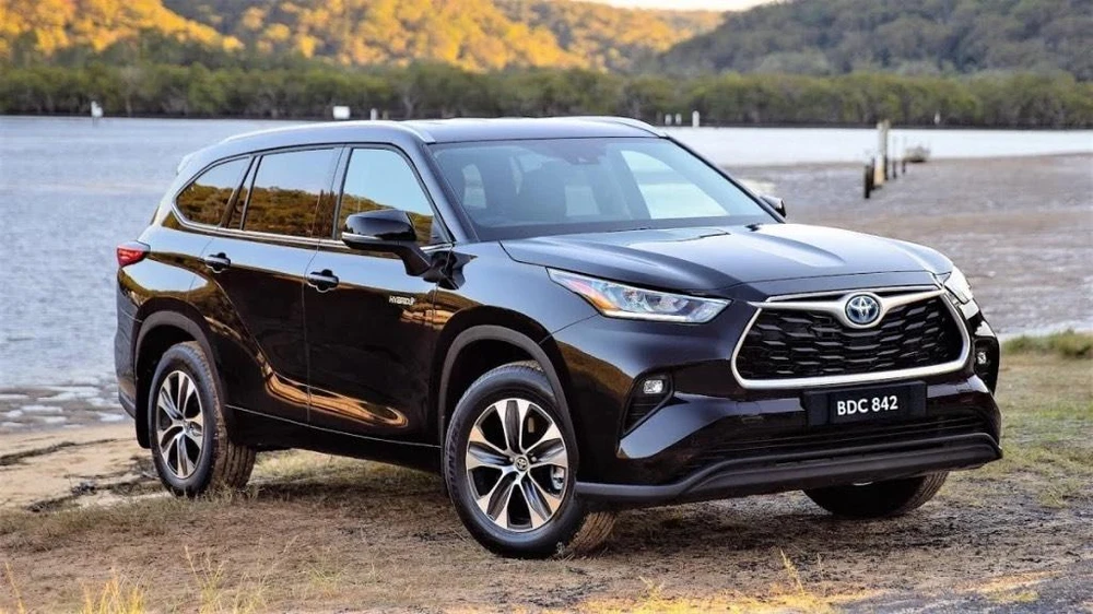 Toyota Highlander 2022 là một trong những mẫu SUV hạng trung ba hàng ghế. Ảnh: Motorbiscuit.