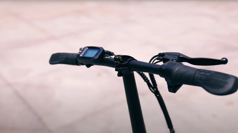 Onebot S2 có động cơ và công suất định mức là 250W. Ảnh: Autoevolution.