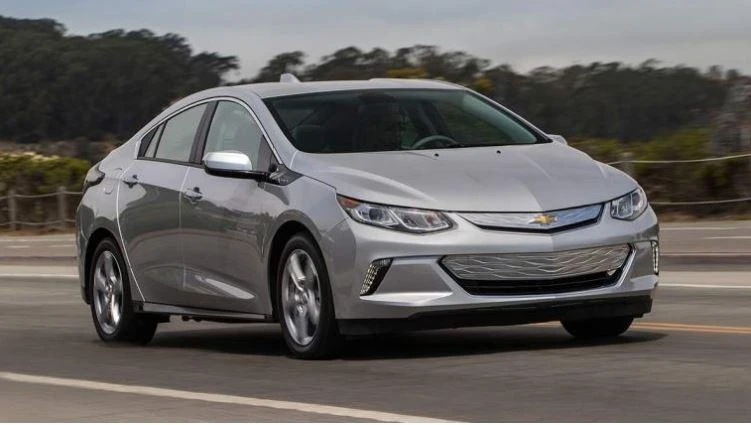 Volt là một chiếc xe có thiết kế chắc chắn, với phong cách lái xe đẹp, nội thất thoải mái và sức mạnh tốt. Ảnh: Kbb.