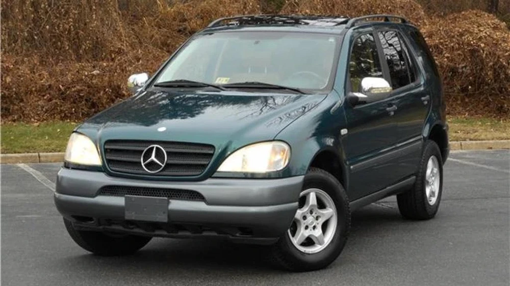 Mercedes-Benz ML320 là một chiếc SUV sang trọng và quý phái. Ảnh: Motorbiscuit.