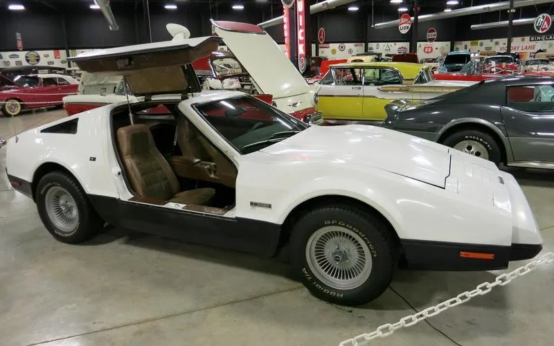 Bricklin SV-1 đã thay đổi rất nhiều từ khi thành lập cho đến khi sản xuất. Ảnh: Autocar.